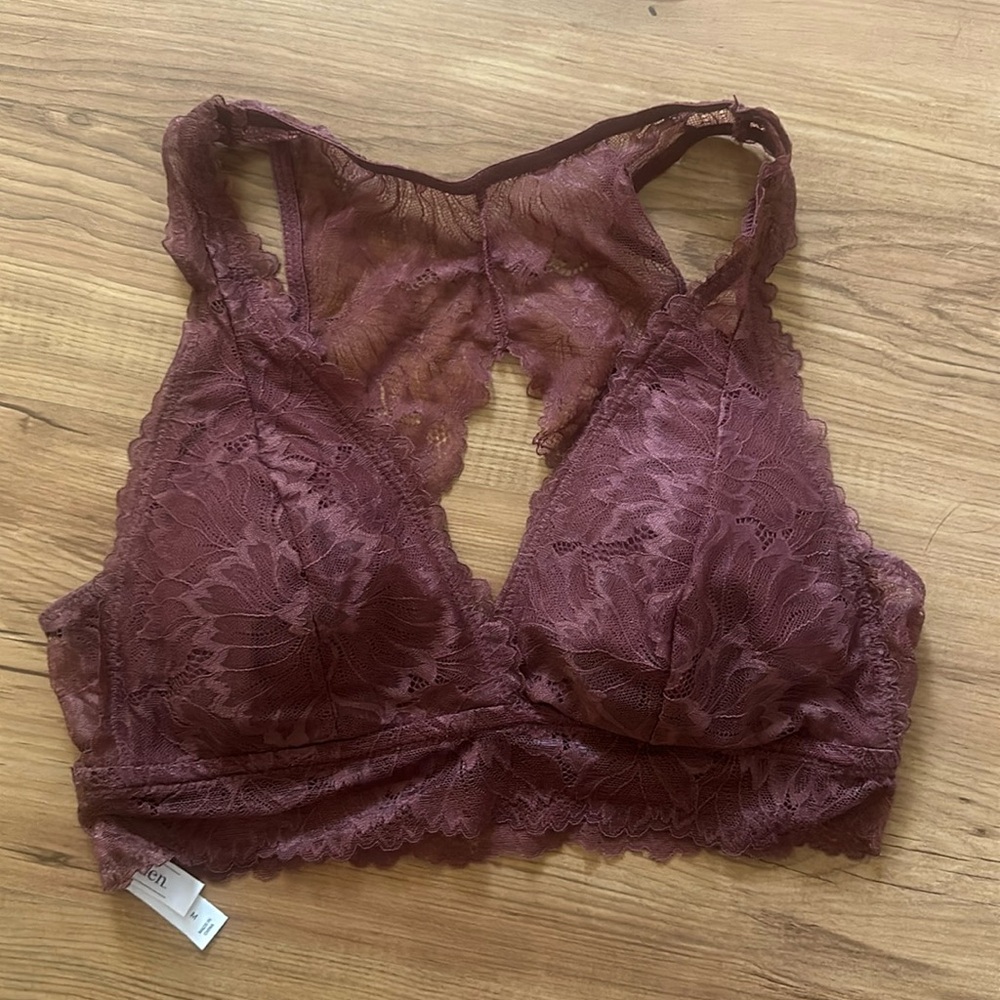 Auden maroon lace bralette. Pads included